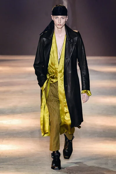 Look 45